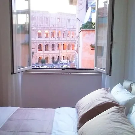 In Colosseo View Luxury アパート ローマ