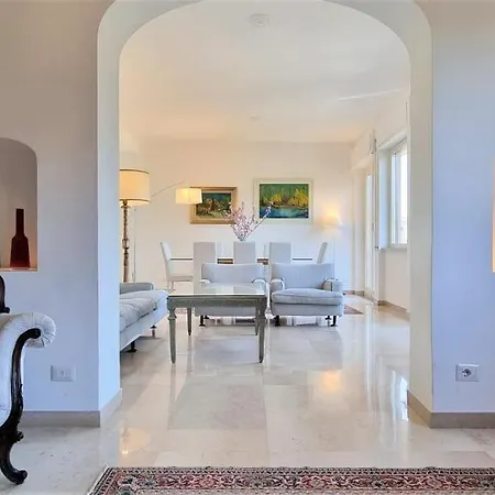 In Colosseo View Luxury アパート ローマ